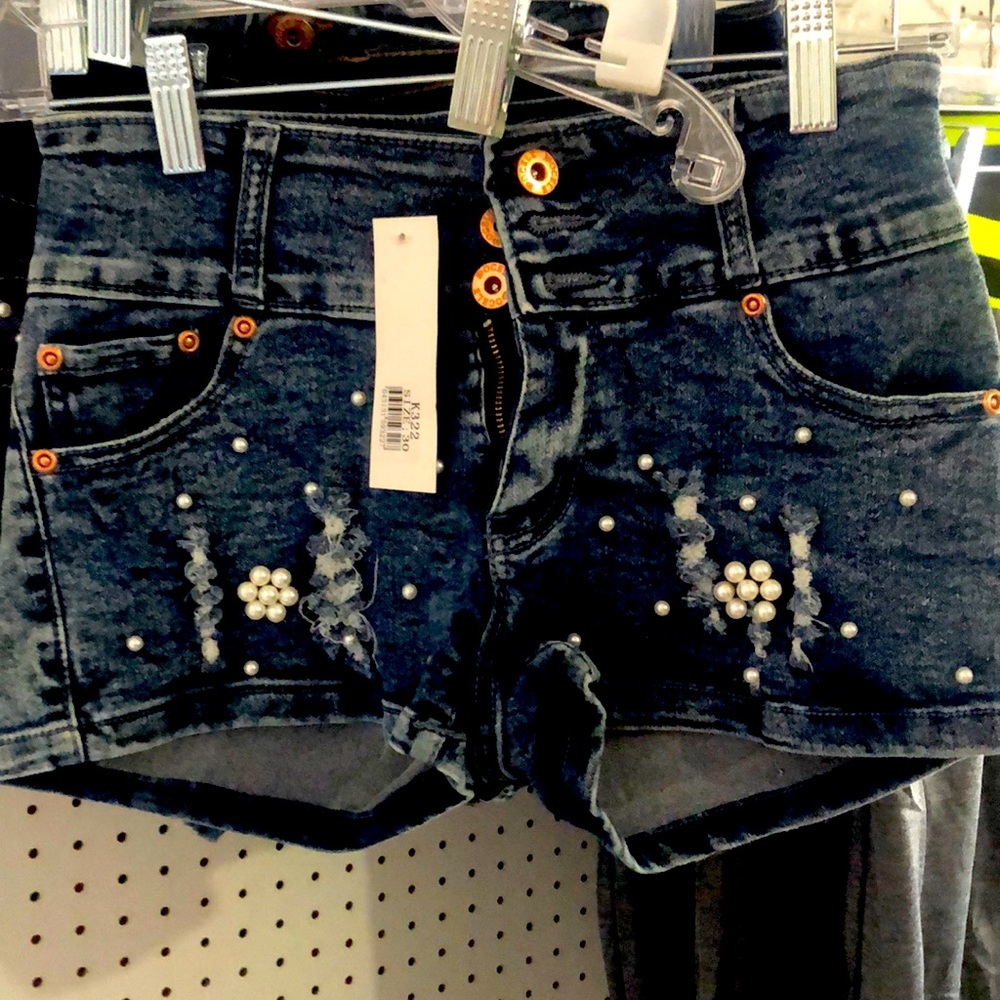 Short with pearls